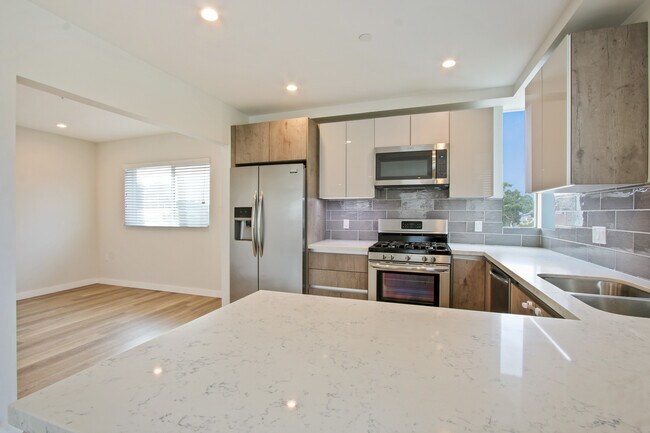 Photo - 8532 Cashio St Unidad 202