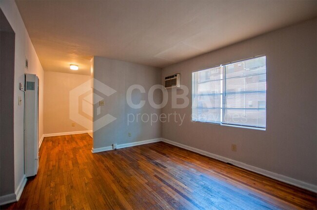 Photo - 896 Greenwood Ave NE Unit 7