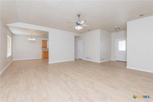 Photo - 404 Rowdy Dr