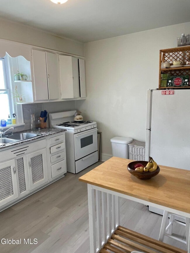 Photo - 7 Edison Ave Unit 2nd Fl.,Rear