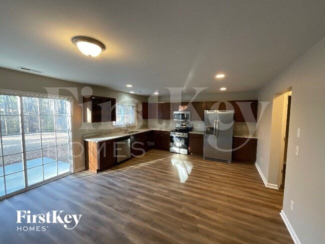 Photo - 204 Hillview Dr