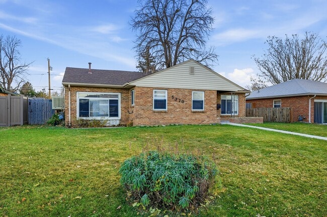 5320 E Thrill Pl