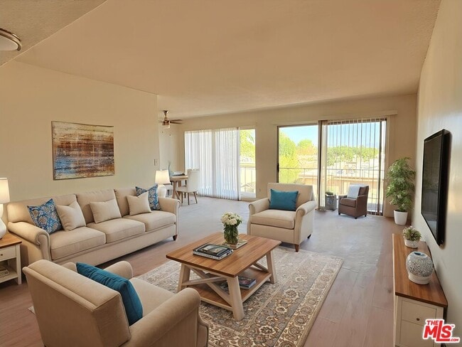 Photo - 10200 De Soto Ave Unit 327