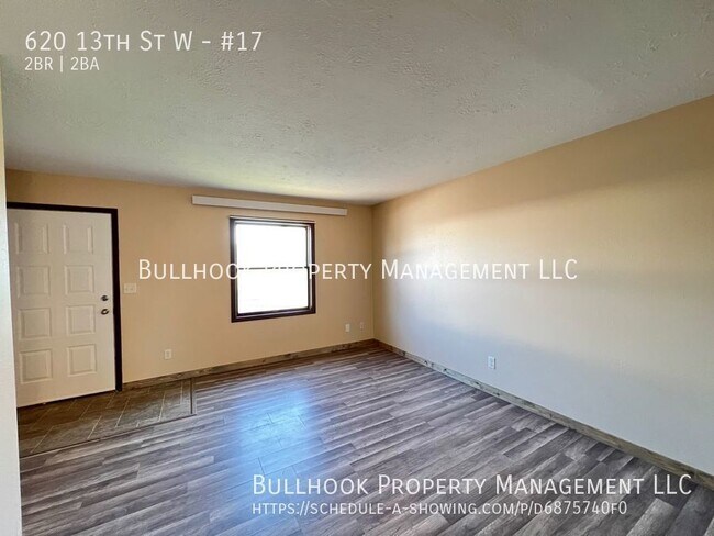 Photo - 620 13th St W