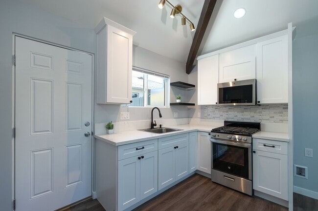 1 Bedroom + 1 Bathroom ADU | Cal-Gisler | Oxnard | Unfurnished