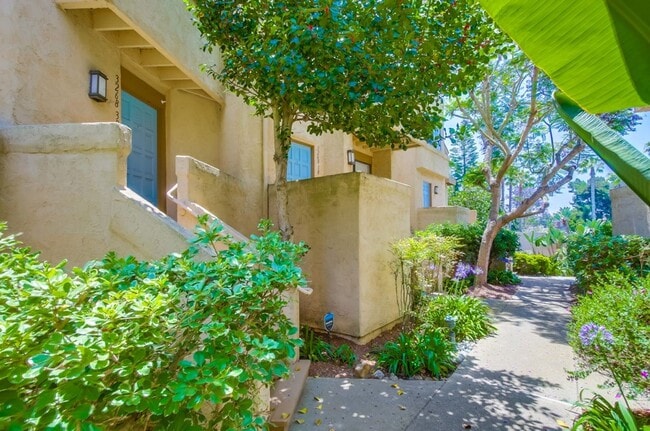 3268 Via Marin