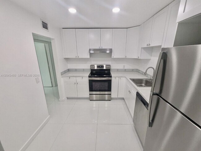 Photo - 700 SE 2nd Ave Unit 2 Bedroom Condo for Rent