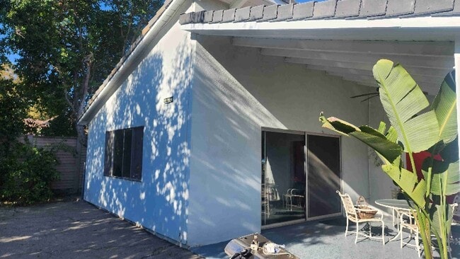 Photo - 17251 Gresham St