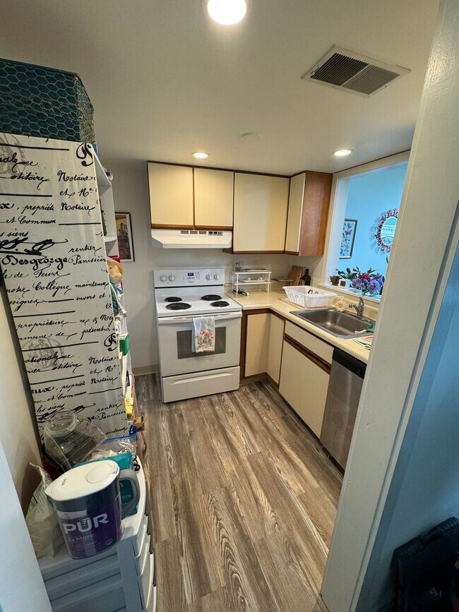 Photo - One Bedroom in Downtown Emmaus Unit 307 W37