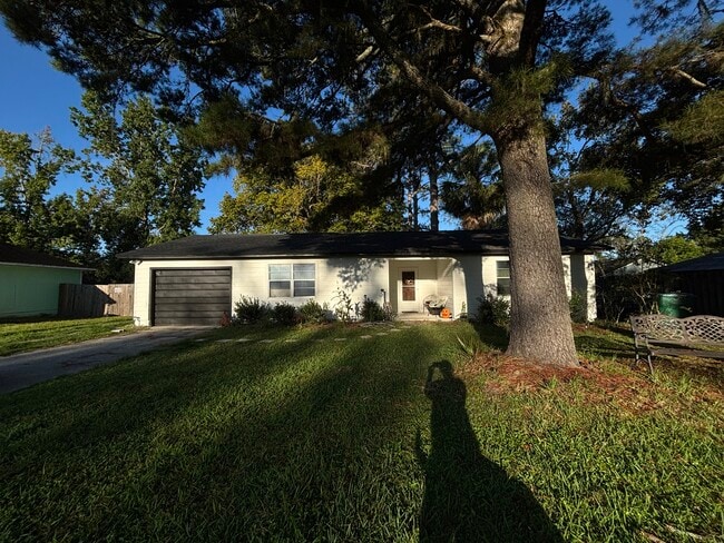 Building Photo - 11070 NW 60th Dr