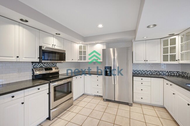 Photo - "Charming 3-Bedroom Bellevue Retreat: Cozy Comfort & Ideal Location!"