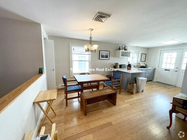 Building Photo - 114 Buttonwood St Unit 1 Rental