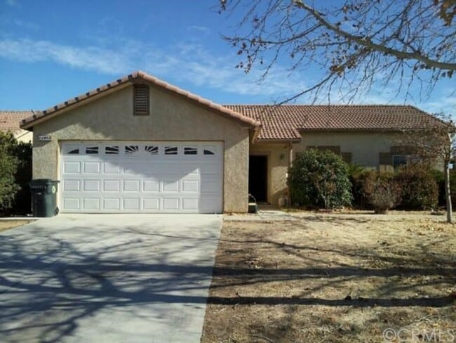 Building Photo - Charming 3 Bedroom, 2 Bathroom Single-Family Home in Adelanto