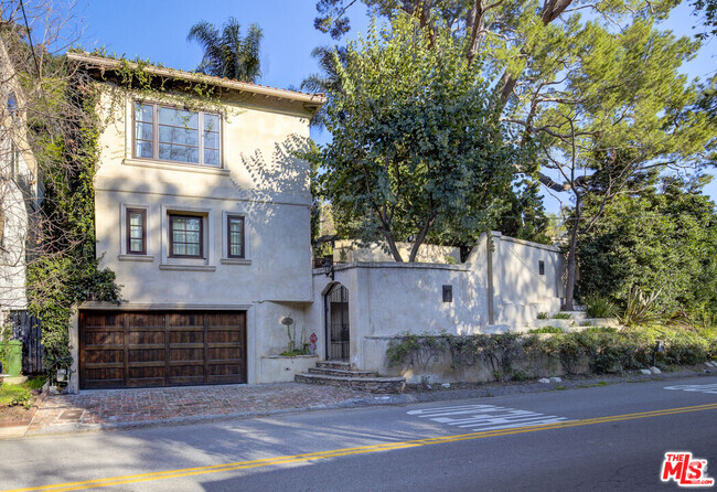 Building Photo - 2880 Nichols Canyon Rd Rental