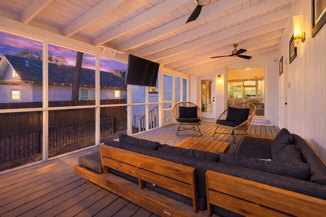 Photo - 2106 Eva St