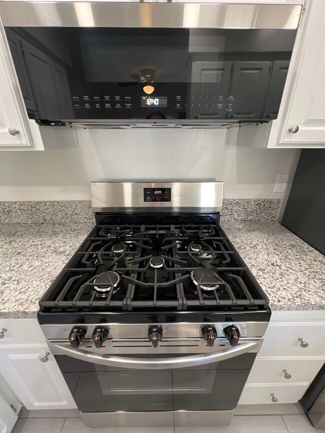 Photo - Riverside Gardens