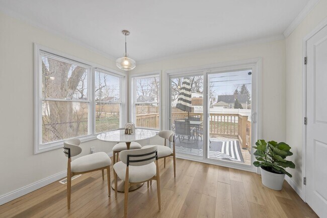 Photo - 111 Rosslyn Ave