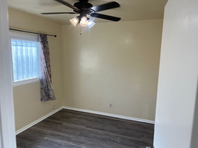 Photo - Parhams, LLC-VanNess Unidad 10427-1