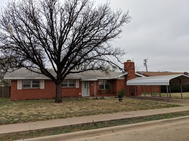 Building Photo - 901 S Pecos Dr Rental
