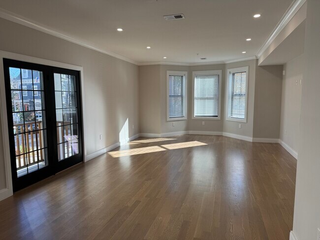 Photo - 283 Lamartine St Unit 2