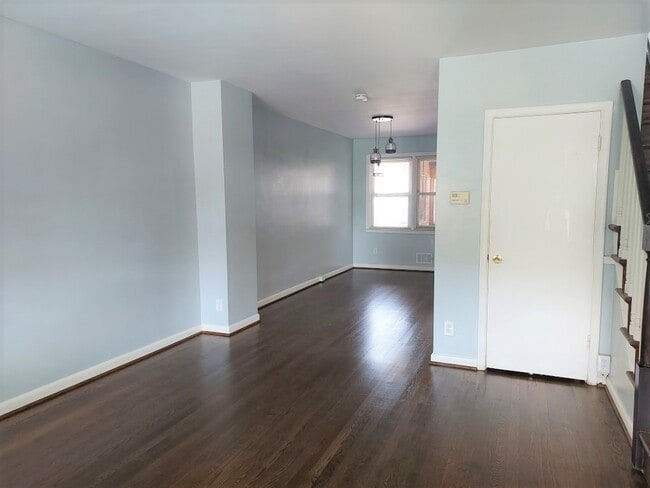 Photo - 2242 Graythorn Rd