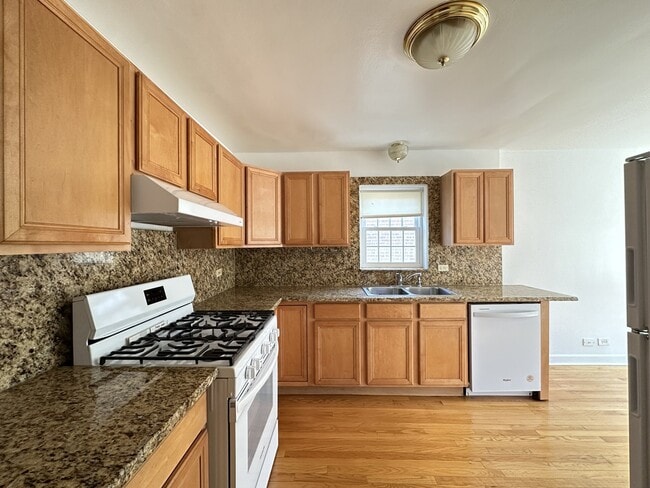 Photo - 5534 N Campbell Ave Apartments Unit A02W