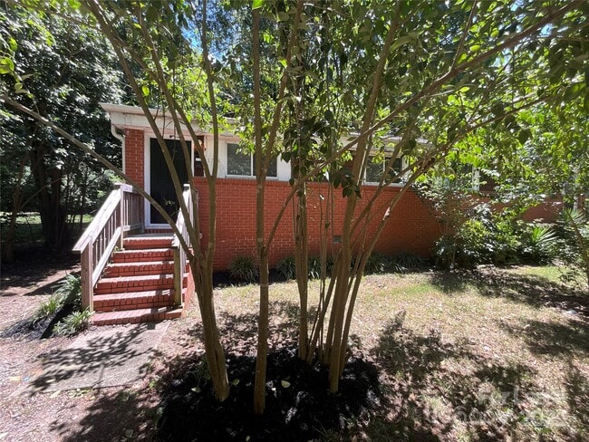 Building Photo - 1744 Academy St Rental