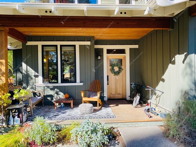 Photo - Unfurnished 4BR - 2.5BA NWX Corner Lot Pri...
