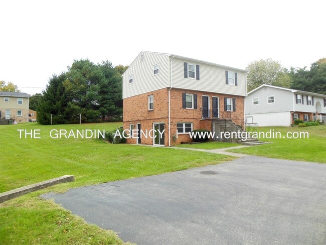 916 Pyrtle Dr Unit 1