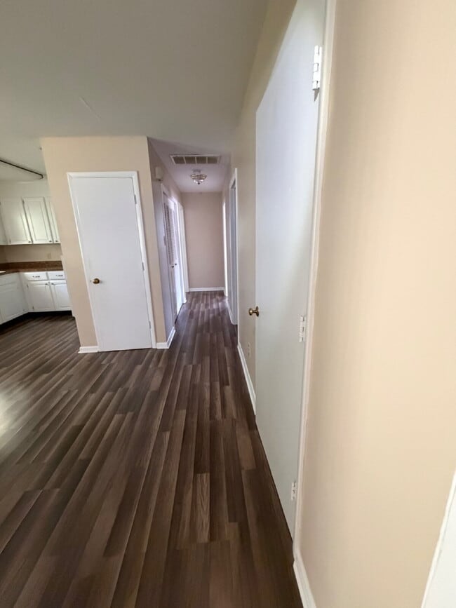 Photo - Immaculate 2 BR | 1 BA Apartment in Goldsboro *Water/Trash/Lawn Care Included!* Scott Hills Apts Unidad # I-1