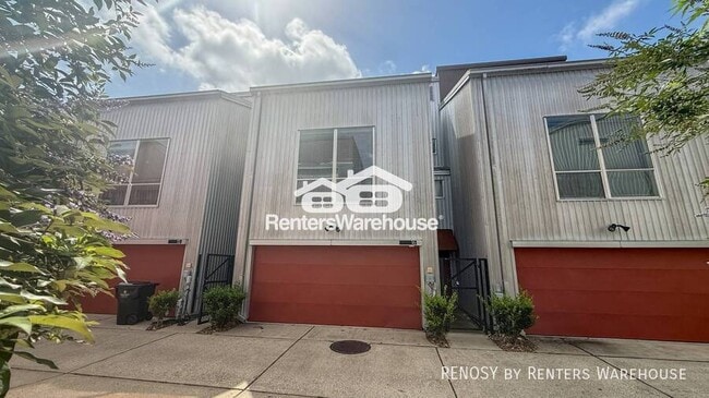 Building Photo - 2605 Calumet St