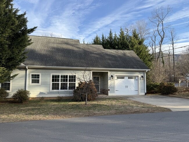 Photo - Townhouse walking distance to Black Mountain available now!