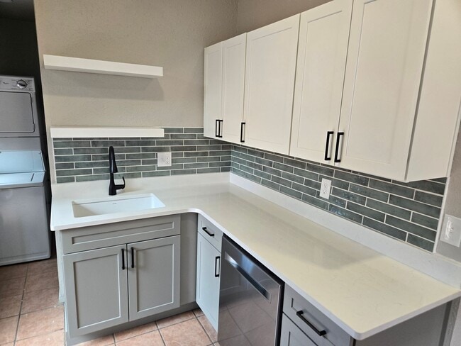 Photo - Charming Victorian Retreat in Baker.