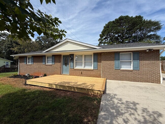 Spacious 4-Bedroom 2 Bath Home for Rent! - Spacious 4-Bedroom 2 Bath Home for Rent!