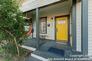 Photo - 631 Muncey St
