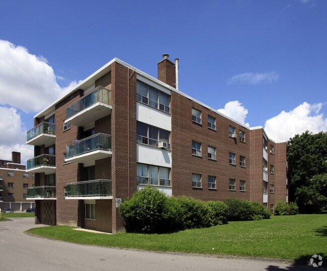 Photo - 1053 Don Mills Road