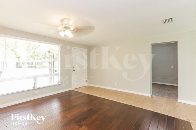 Photo - 447 W Clermont Dr