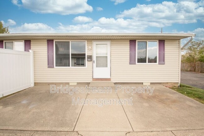 Building Photo - 834 Randler Ave Rental