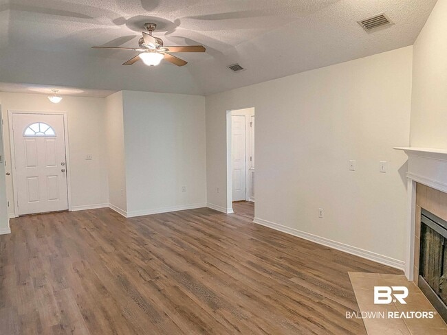 Photo - 16648 Vanilla Dr