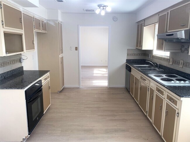 Photo - 13611 Elm Ct