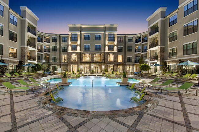 2370 Main @ Sugarloaf