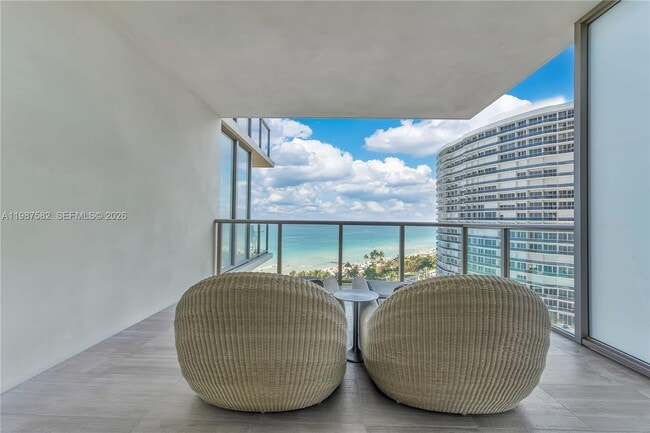 Building Photo - 9703 Collins Ave Unit 1006