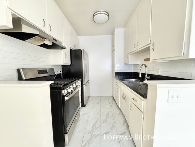 Photo - 3655 Midvale Ave Unidad 14