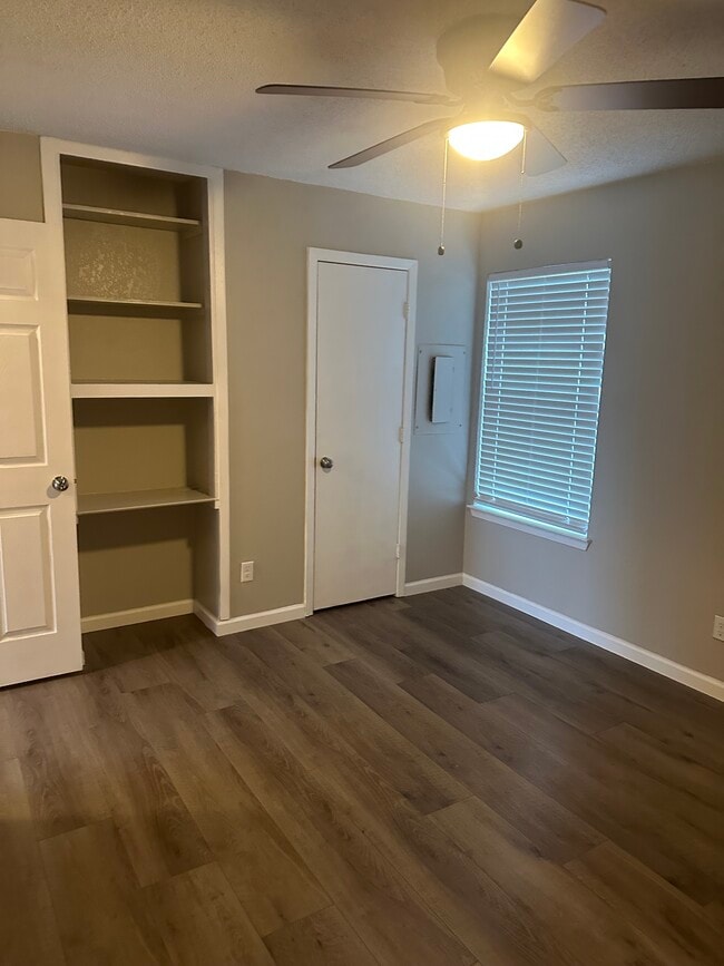 Building Photo - 228 Greenhill Dr Unit #6 Rental