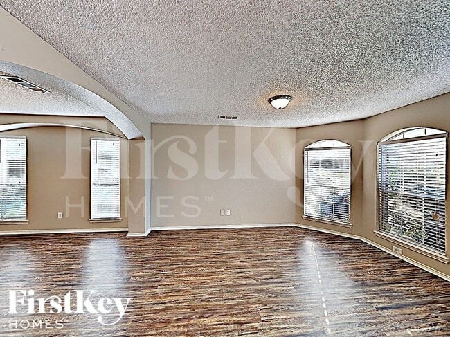 Photo - 5726 Chelmsford Trail