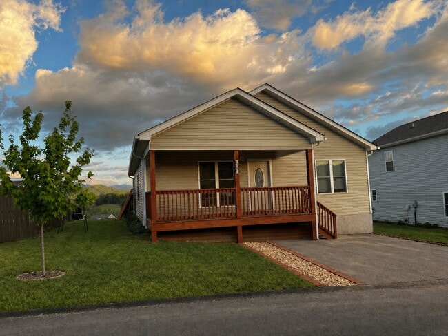 Building Photo - 180 Patriot Pl