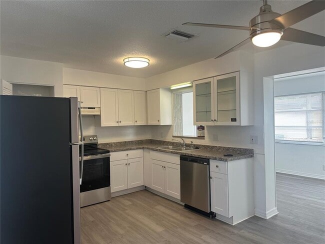 Photo - 2075 Plateau Rd