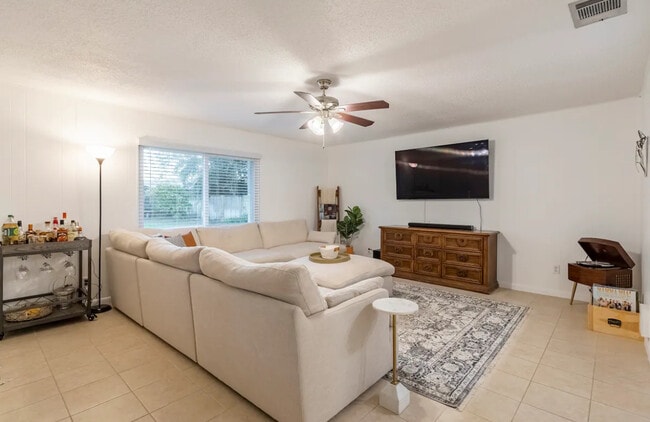 Building Photo - 1447 Caribbean Dr