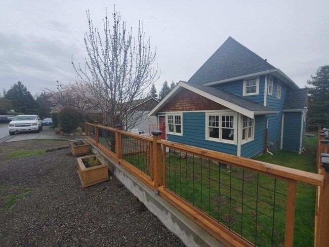 Building Photo - Newly remodeled with quality and comfort throughout.
