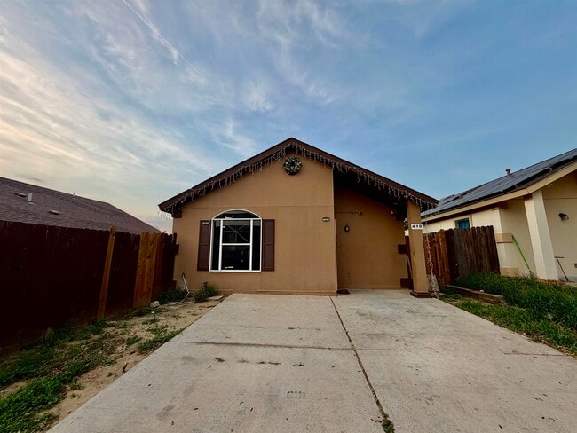 Building Photo - 410 Gage Loop